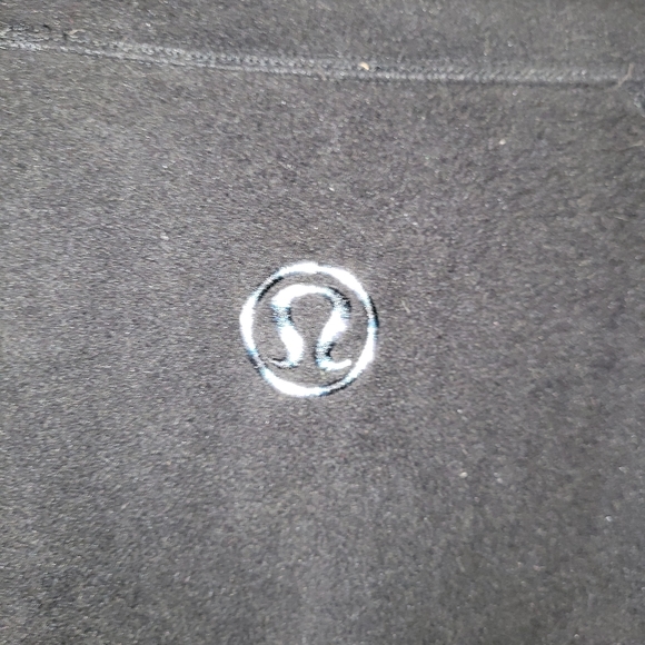 Rare, limited edition Lululemon sweatshirt. - Picture 4 of 4
